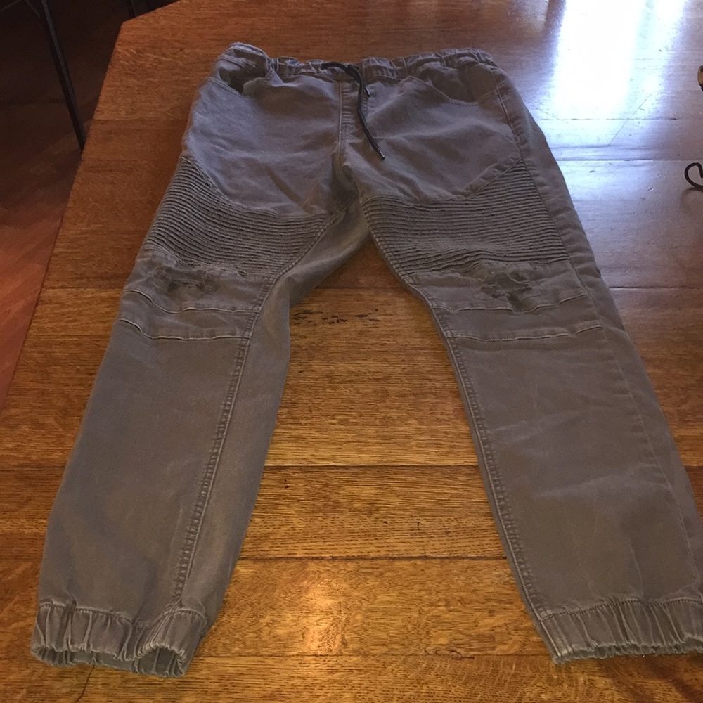 Men’s jogger pants